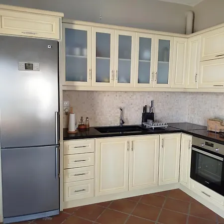 Lazy Goat - At Kastelli,